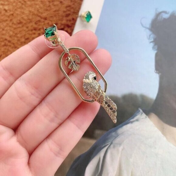 Swarovski Parrot Ginkgo Leaf Unilateral Asymmetrical Earrings - Picture 2 of 2